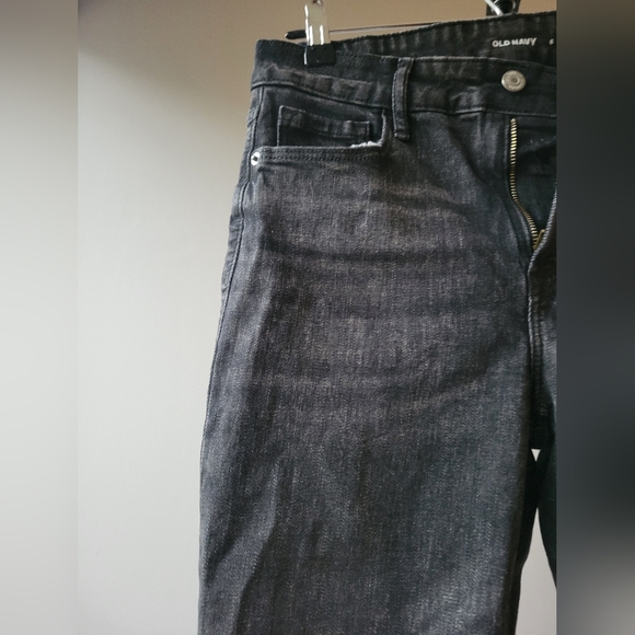 Old Navy High Rise Rockstar Jeans - Picture 7 of 7